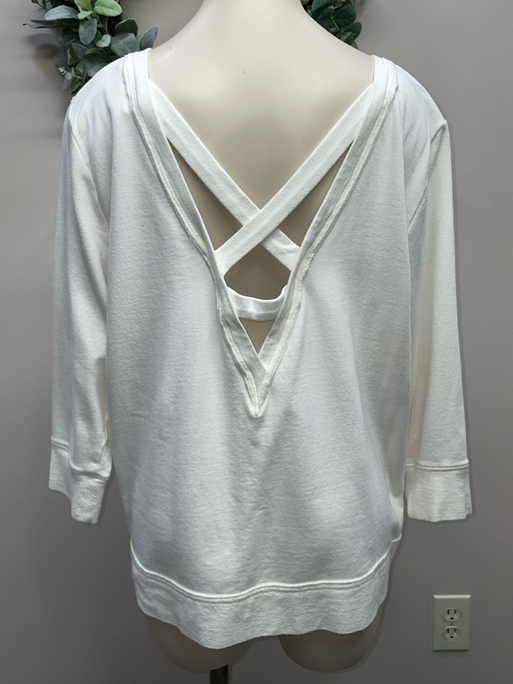 Zenergy By Chico’s 3/4 Sleeve Sweatshirt Strappy V-back US L (Chico’s 2)